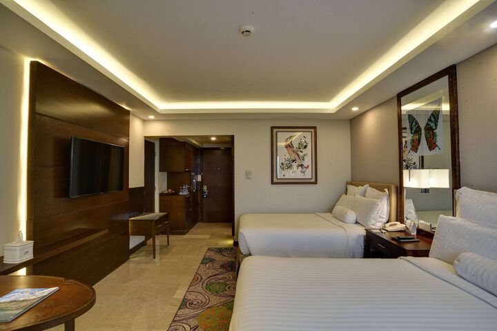 Room 19 of 176