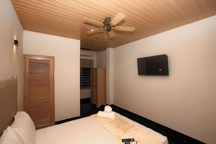 Room 13 of 39