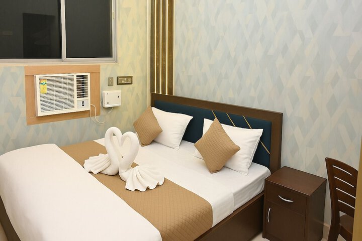 Room 8 of 16