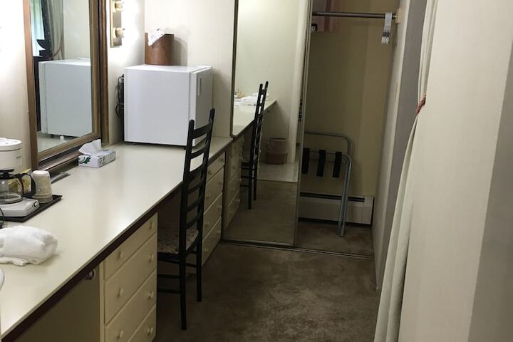 Room 34 of 81