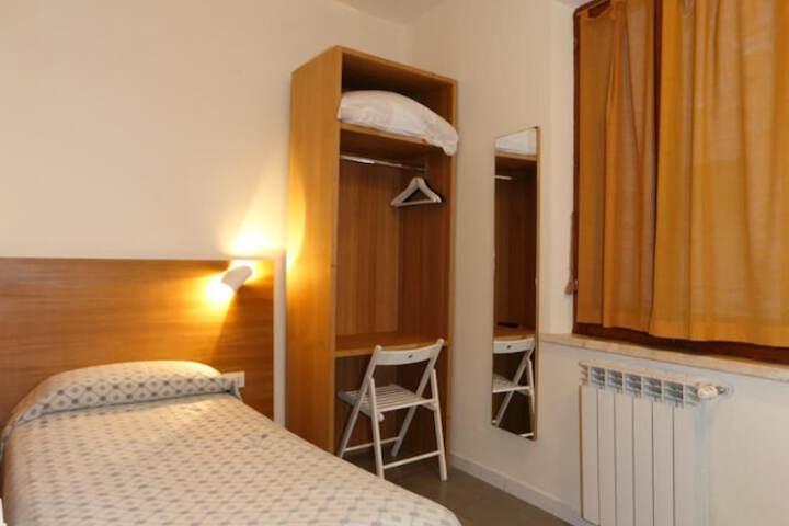 Room 15 of 23