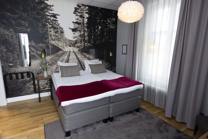 Room 7 of 48