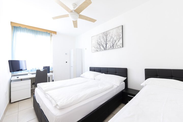 Room 5 of 36