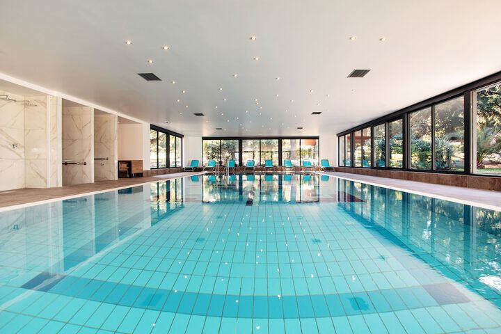 Pool Hotel