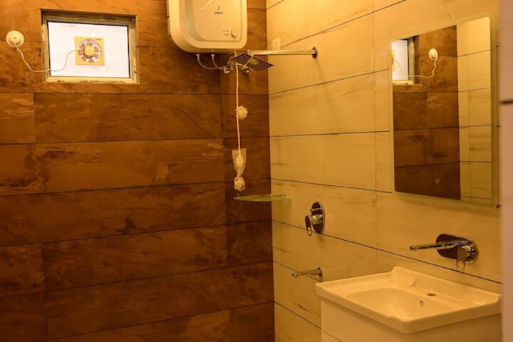 Room 14 of 26