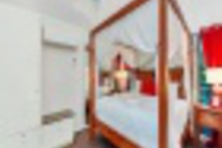 Room 51 of 180