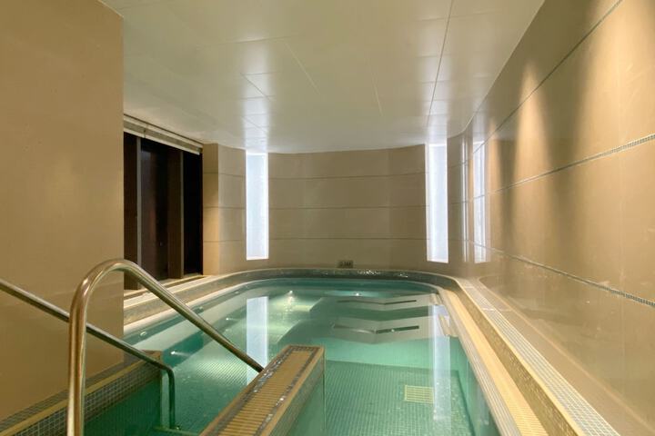 Pool 48 of 103