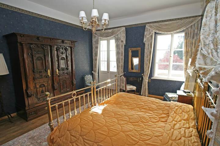 Room 9 of 61