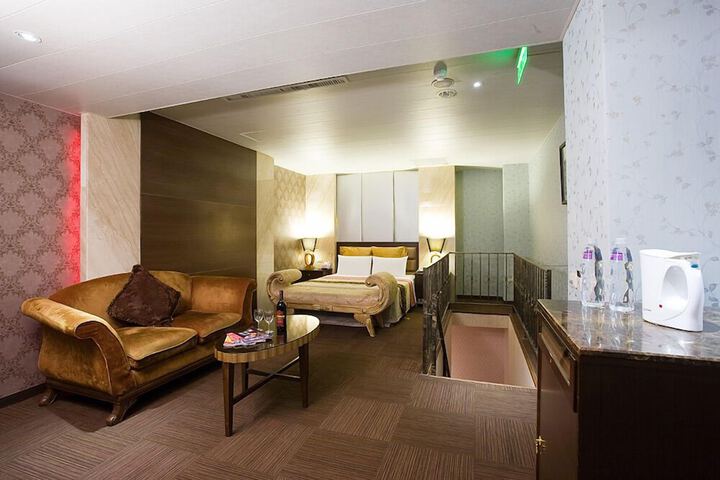 Room 35 of 54