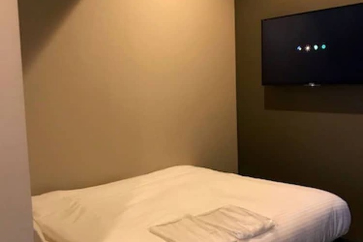 Room 11 of 35