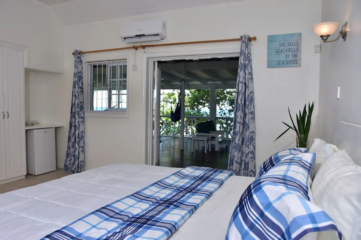Room 4 of 20