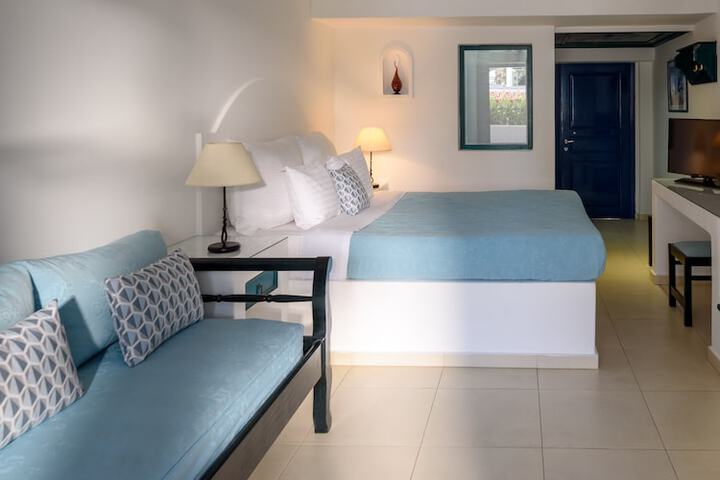 Room 30 of 136