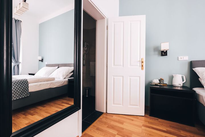 Room 19 of 93