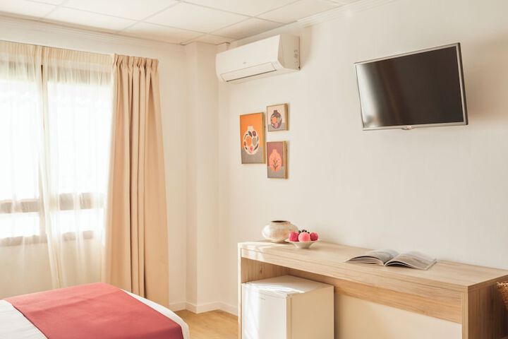 Room 6 of 44