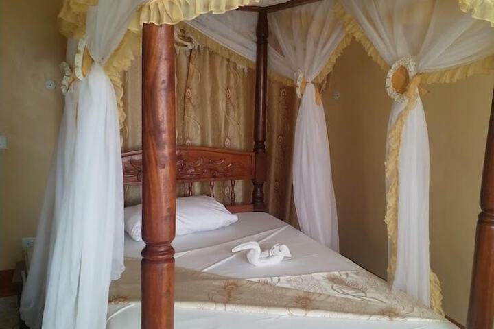 Room 21 of 36