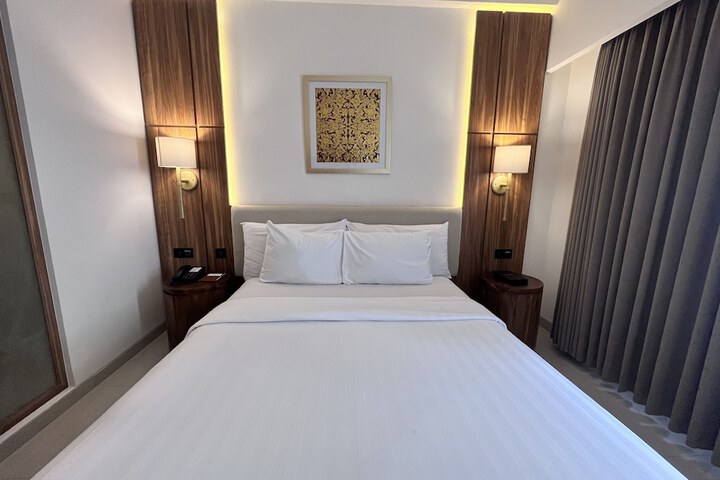 Room 5 of 71