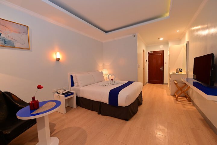 Room 12 of 24