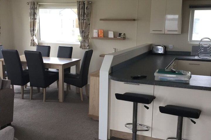 Room 4 of 15