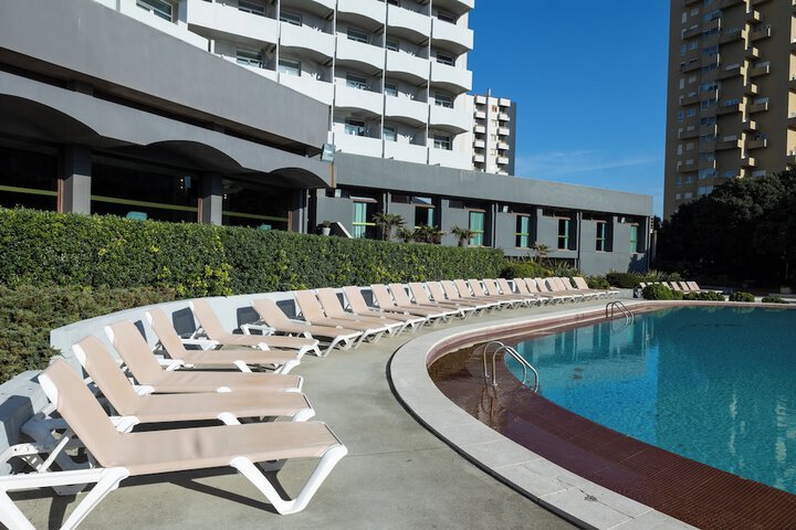 Pool 44 of 84