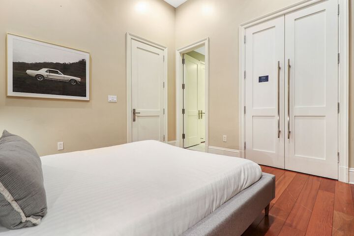 Room 15 of 146