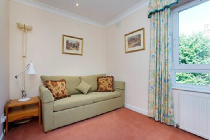 Room 12 of 25