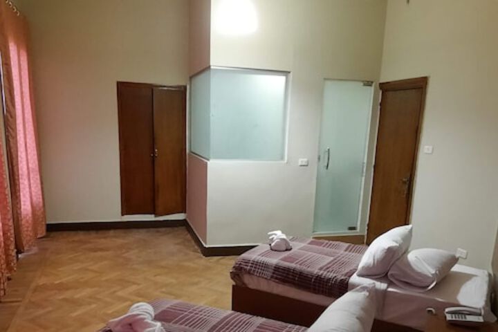 Room 8 of 47