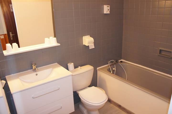 Room 13 of 22