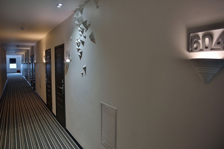 Ballroom/Hall 38 of 45