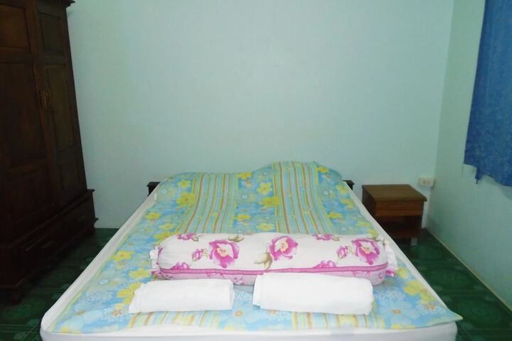 Room 7 of 19