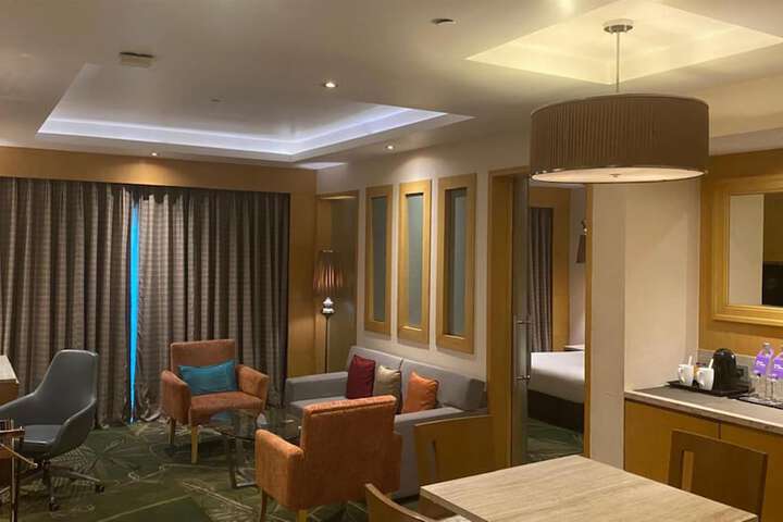 Room 45 of 160