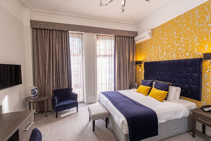 Room 25 of 64