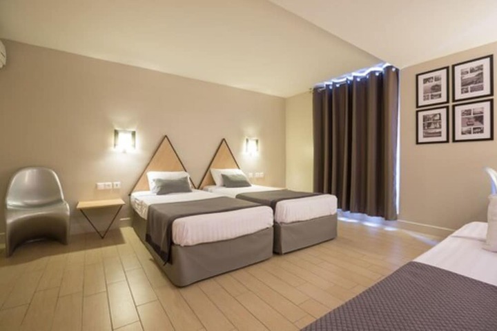 Room 8 of 30