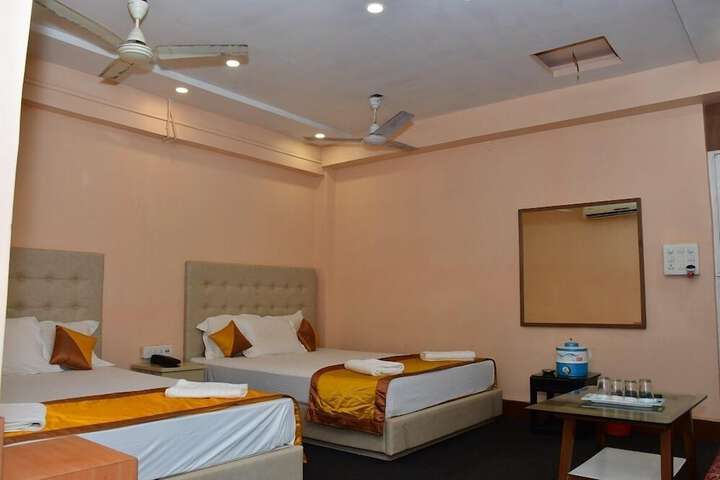 Room 10 of 36