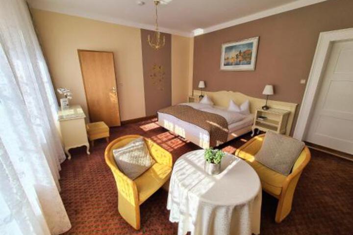 Room 3 of 22
