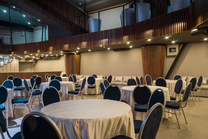 Ballroom/Hall 49 of 61