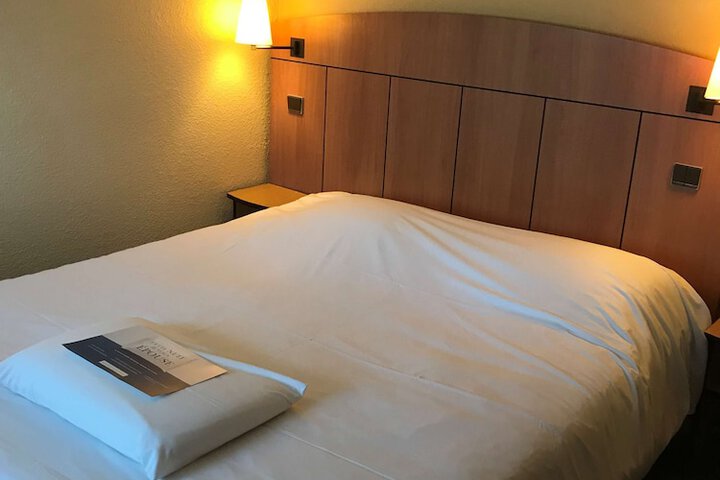 Room 6 of 51
