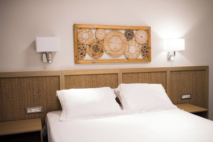 Room 4 of 18