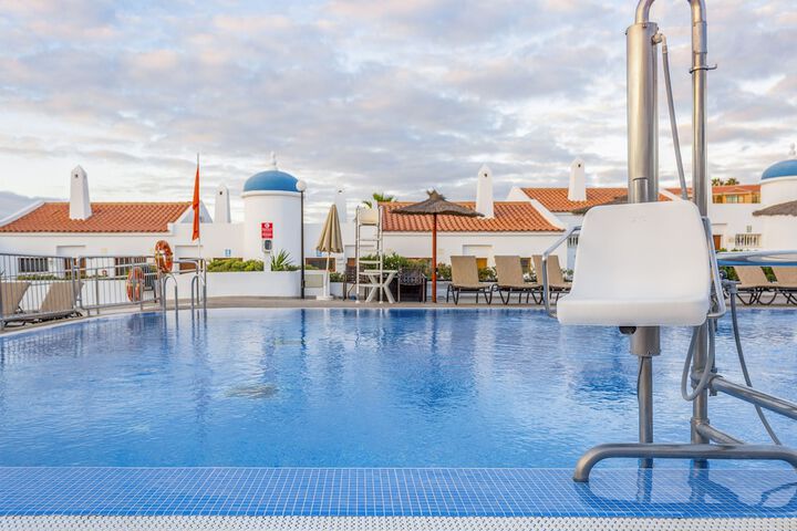 Pool Hotel