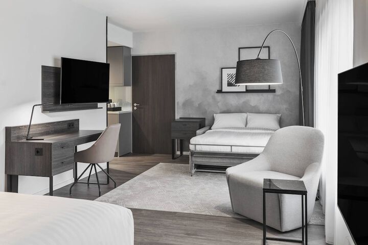 Room 15 of 39