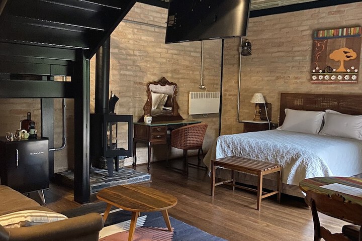 Room 10 of 65