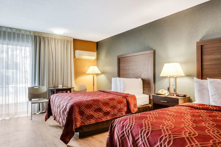2 Double Beds (6 of 31)