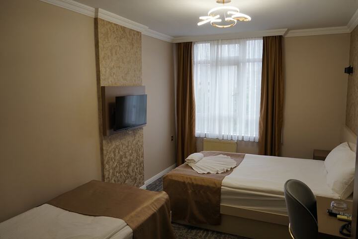 Room 8 of 32
