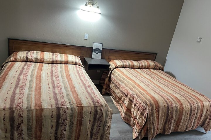 Room 4 of 10