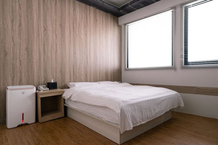 Room 11 of 60