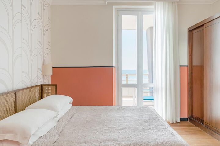 Room 15 of 32