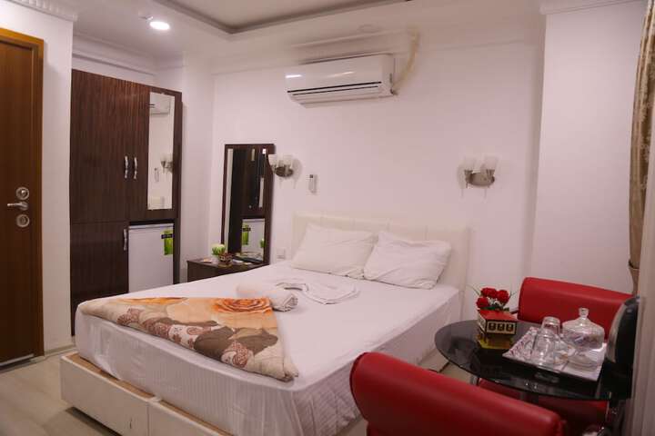 Room 14 of 35