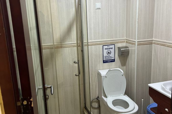 Room 132 of 151