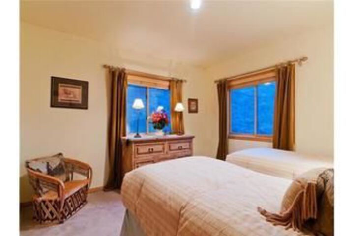 Room 7 of 17