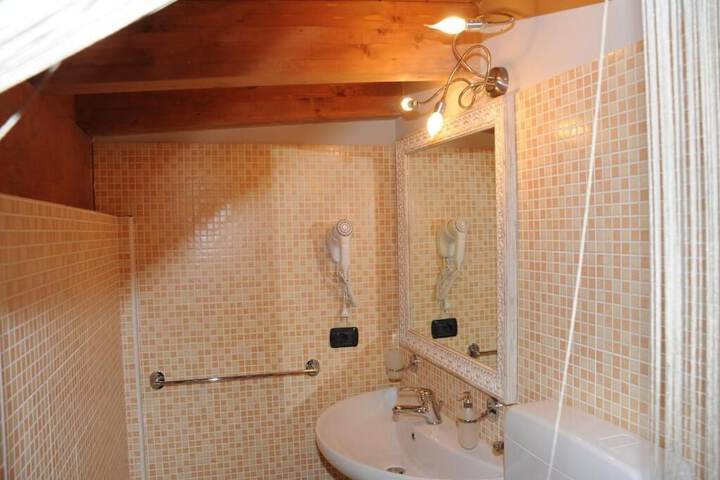 Room 15 of 20