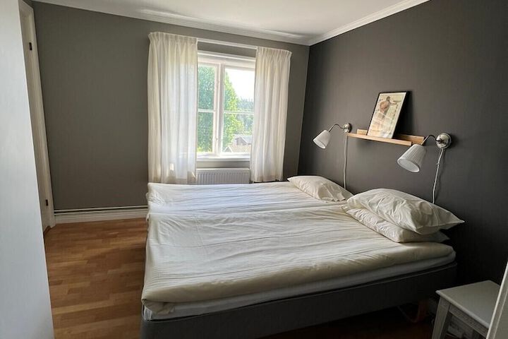 Room 5 of 27